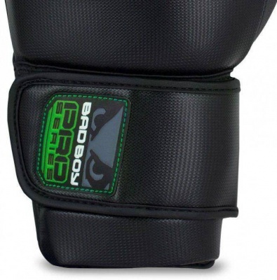 Боксерские перчатки Bad Boy Pro Series 3.0 Green